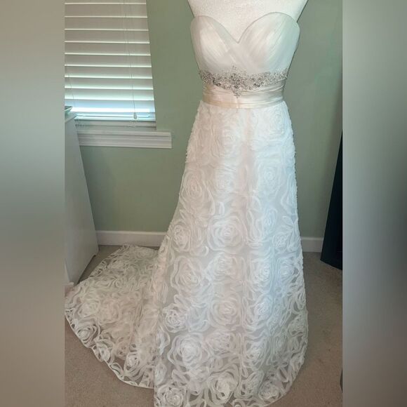 Perfect Casablanca Bridal Ivory Gown Princess Strapless Wedding Dress 8 - Picture 5 of 16